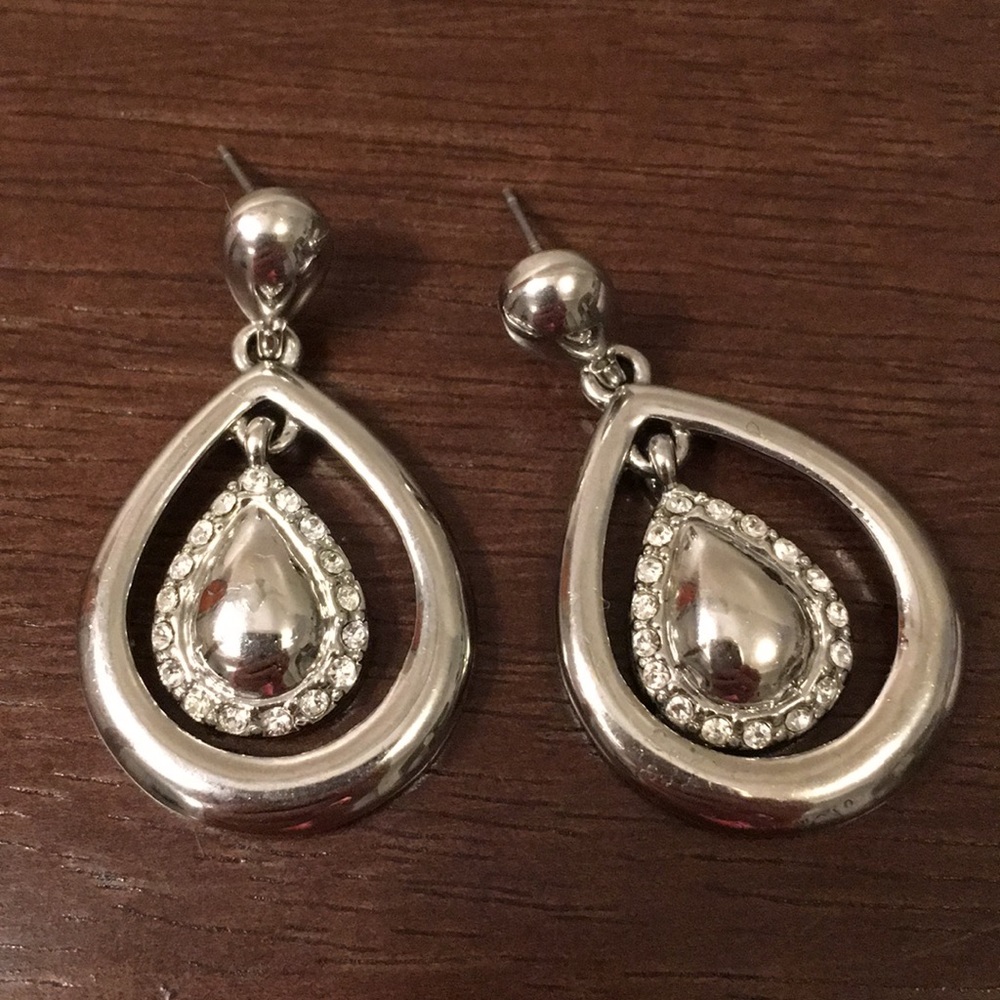 💎SALE💎 tear drop diamond earrings studs